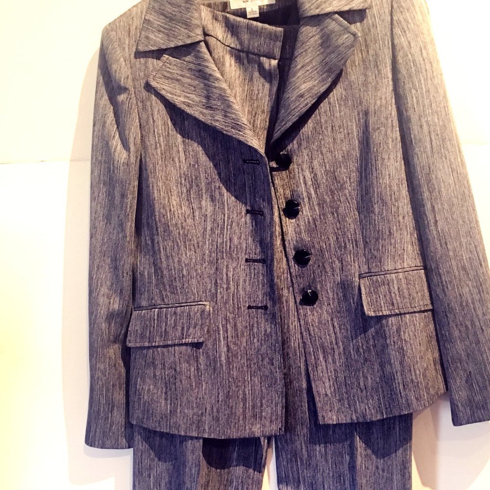 Le Suit Pant Suit